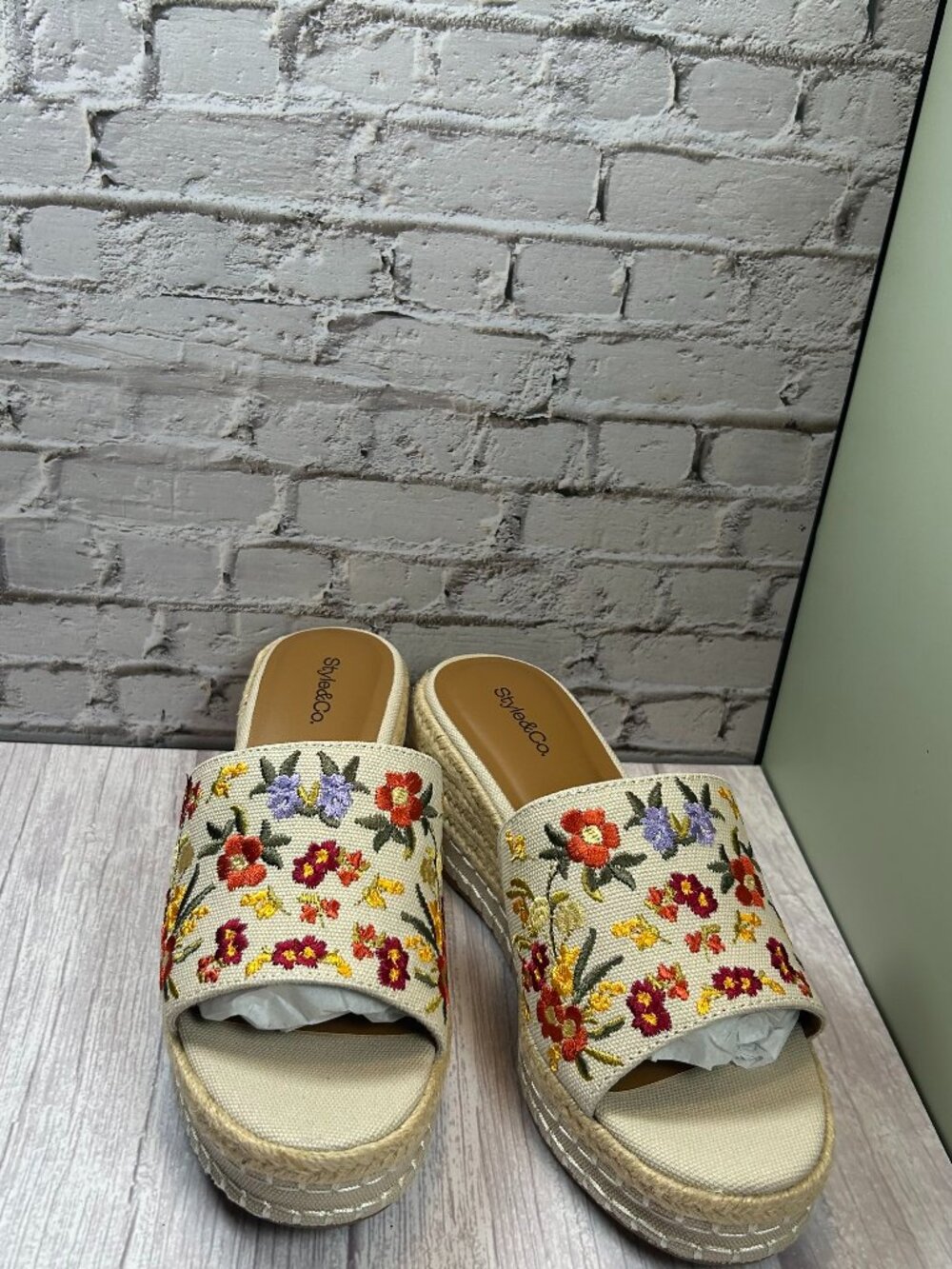 STYLE & CO HAYES S2E 7.5